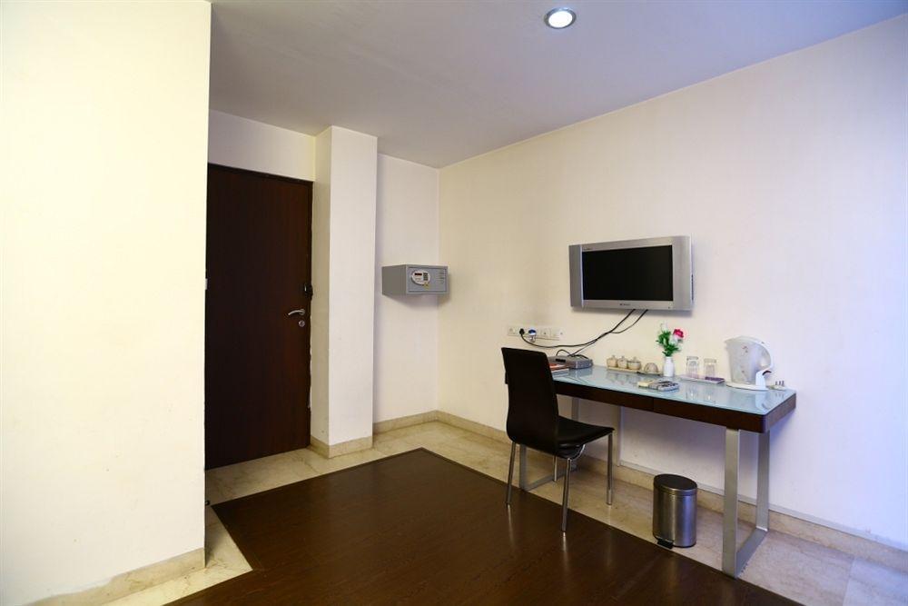 Hotel Oriental Inn Chennai Zewnętrze zdjęcie
