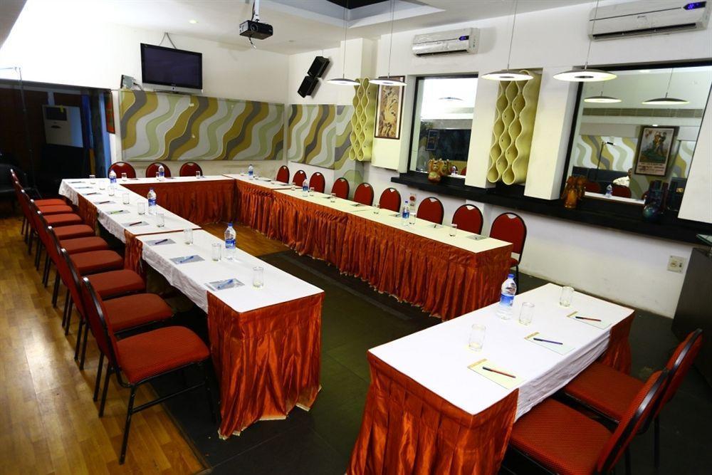 Hotel Oriental Inn Chennai Zewnętrze zdjęcie