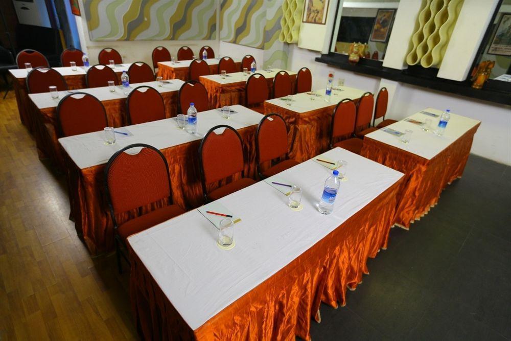 Hotel Oriental Inn Chennai Zewnętrze zdjęcie