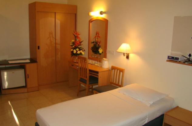 Hotel Oriental Inn Chennai Zewnętrze zdjęcie