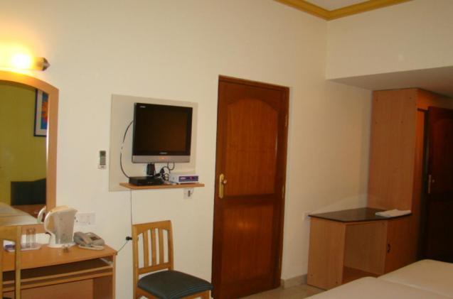 Hotel Oriental Inn Chennai Zewnętrze zdjęcie
