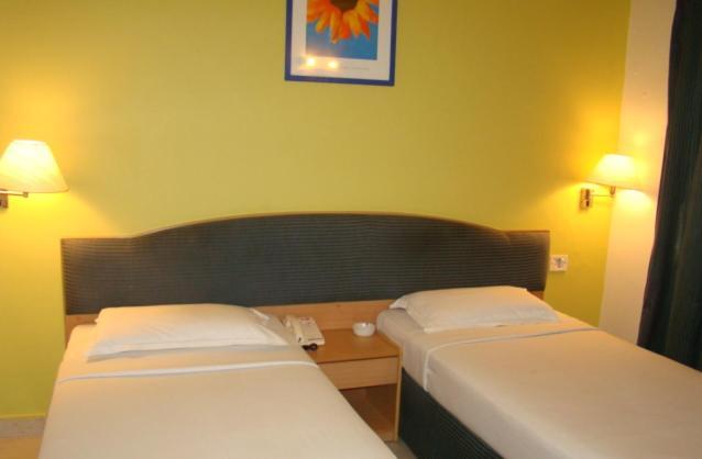 Hotel Oriental Inn Chennai Zewnętrze zdjęcie