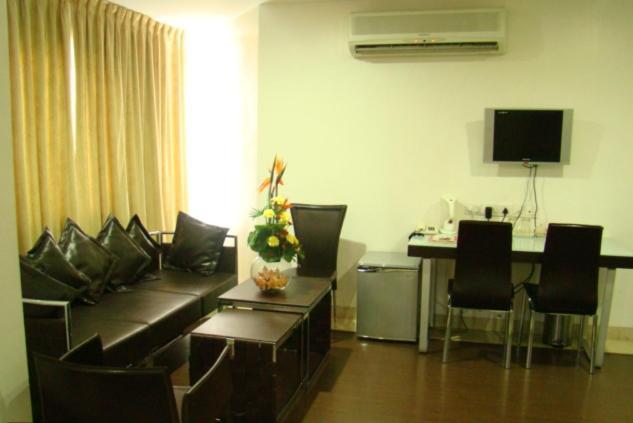 Hotel Oriental Inn Chennai Zewnętrze zdjęcie