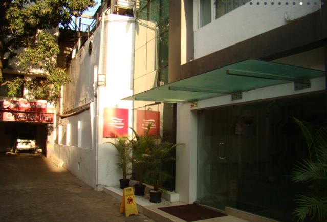 Hotel Oriental Inn Chennai Zewnętrze zdjęcie