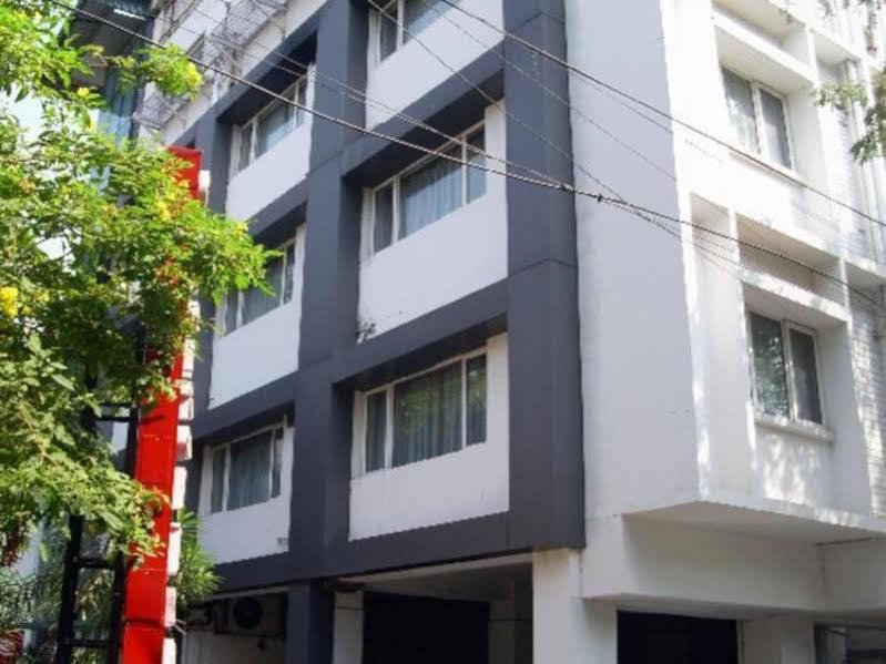 Hotel Oriental Inn Chennai Zewnętrze zdjęcie