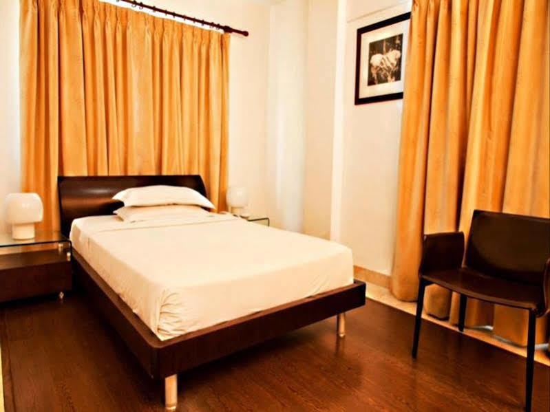 Hotel Oriental Inn Chennai Zewnętrze zdjęcie